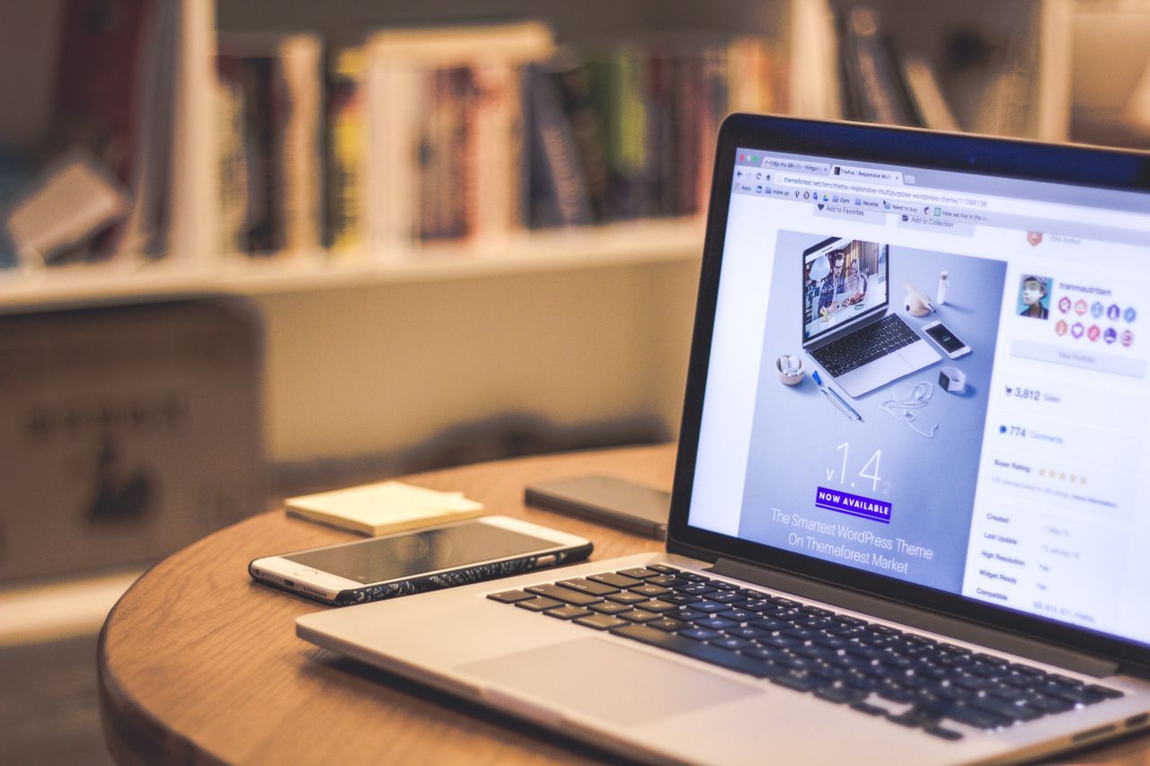10 Best AI Analytics Tools for Shopify Brands in 2026
