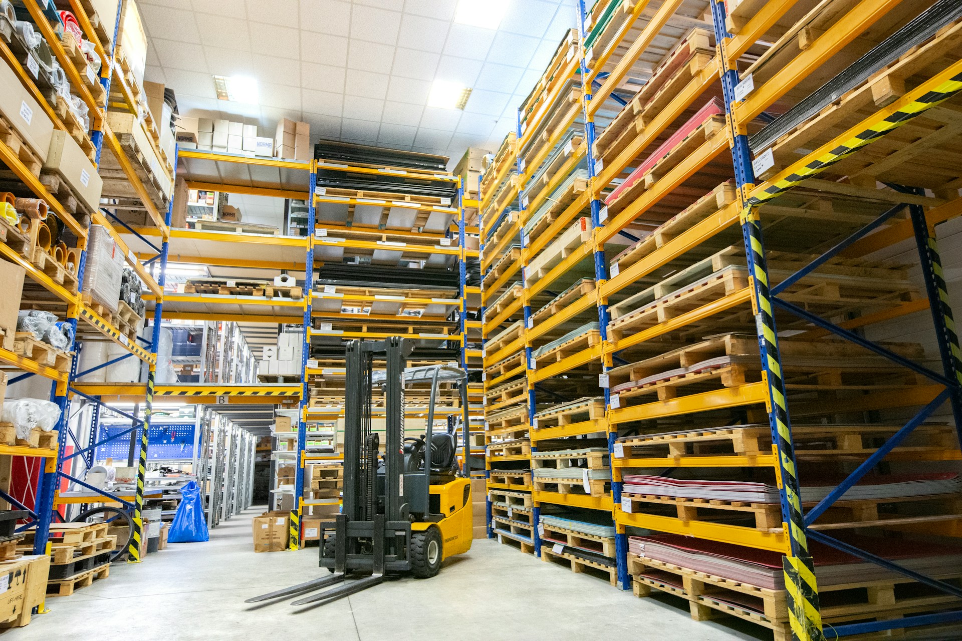 30 Warehouse Turnover Rate Statistics for eCommerce Stores