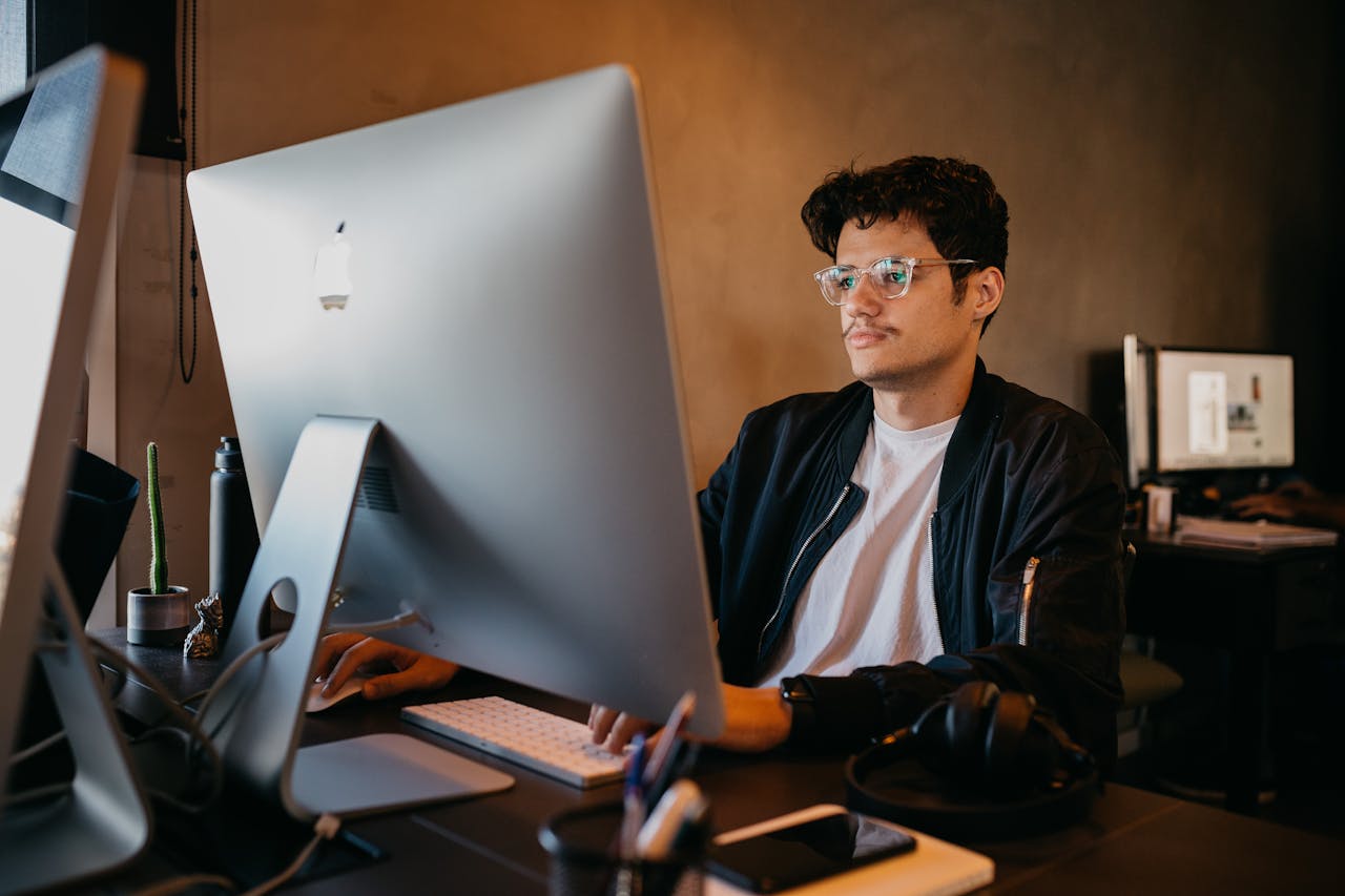 Best Anonymous Website Visitor Tracking Tools for DTC Brands in 2026