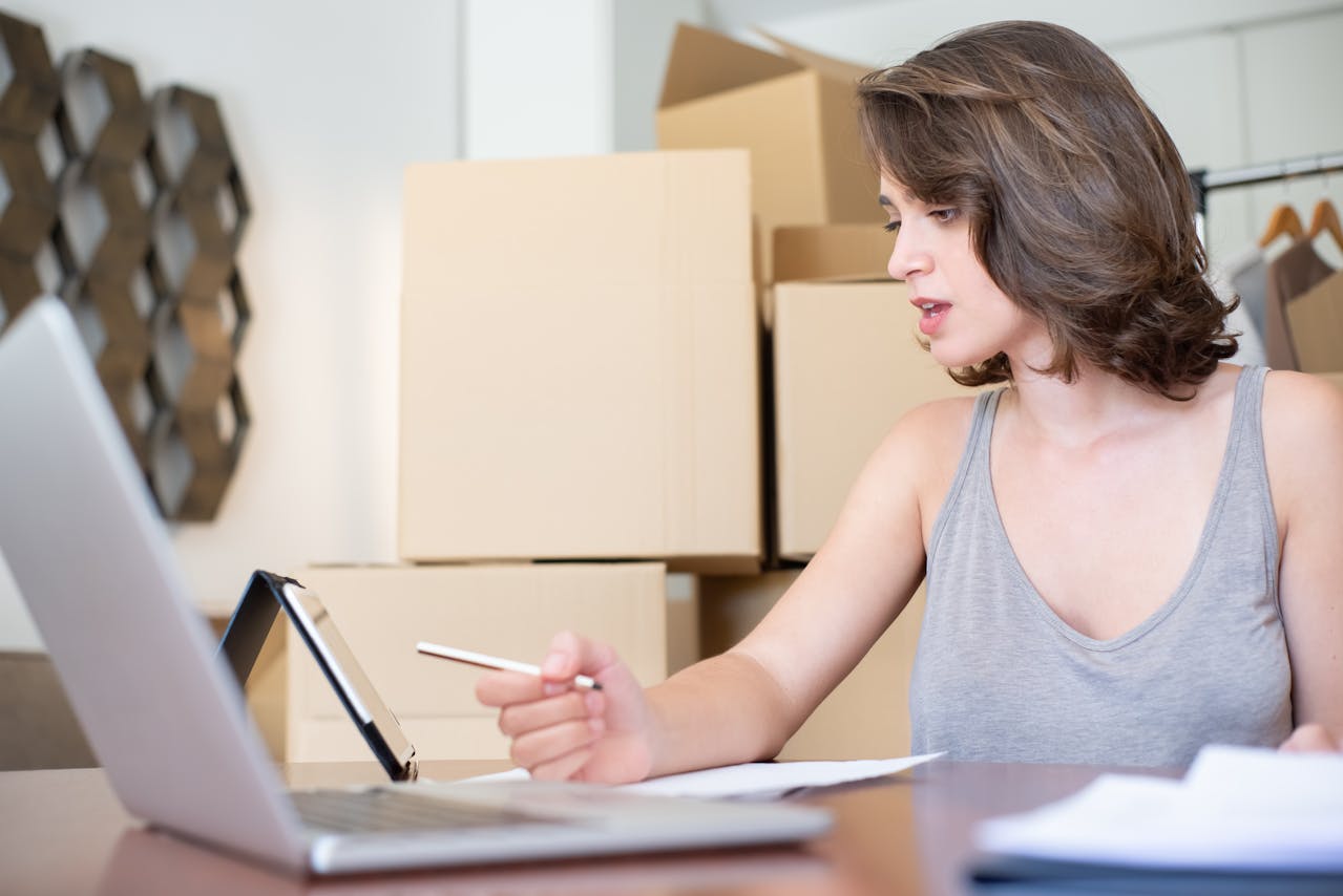 Best Anonymous Website Visitor Tracking Tools for Ecommerce Marketers in 2026