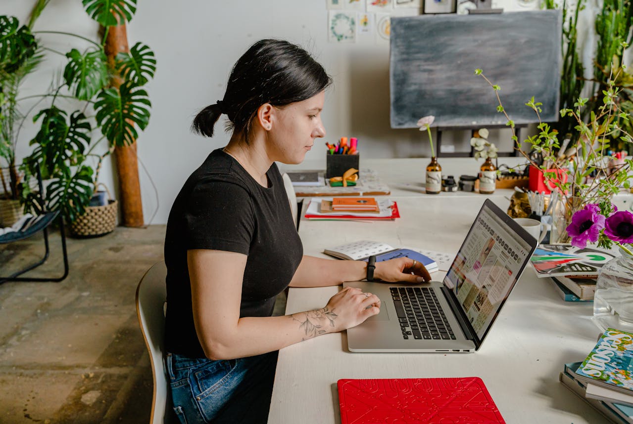 Best Anonymous Website Visitor Tracking Tools for Lifecycle Marketers in 2026