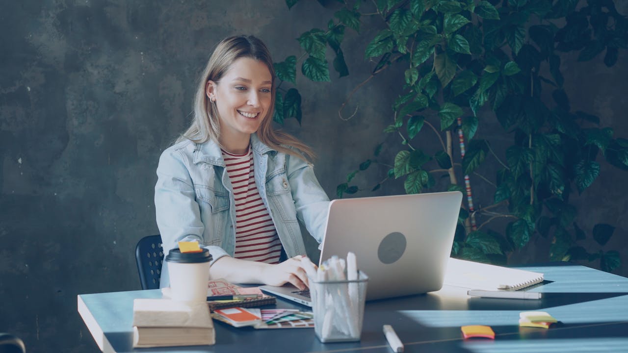 Best Anonymous Website Visitor Tracking Tools for Shopify Plus Merchants in 2026
