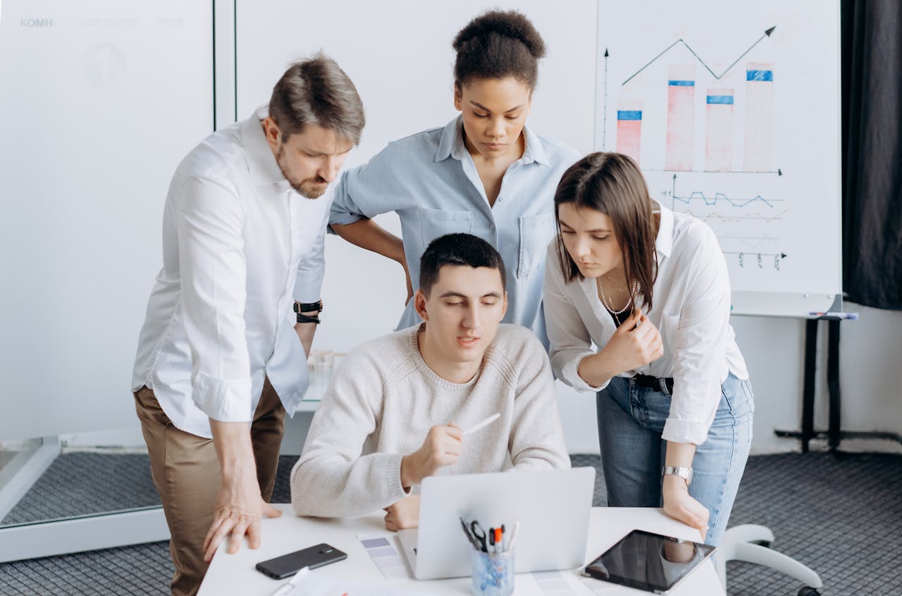 Best Visitor Identification Tools for Headless Commerce Stacks in 2026