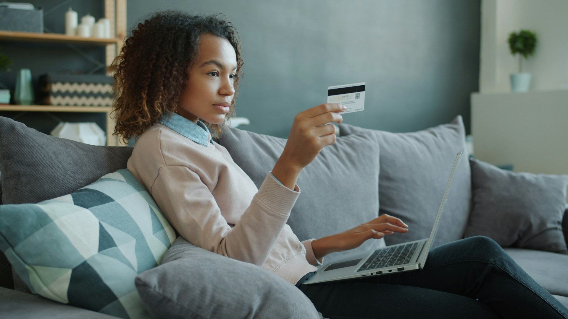 Best Visitor Identification Tools for Shopify Stores Using Recharge in 2026