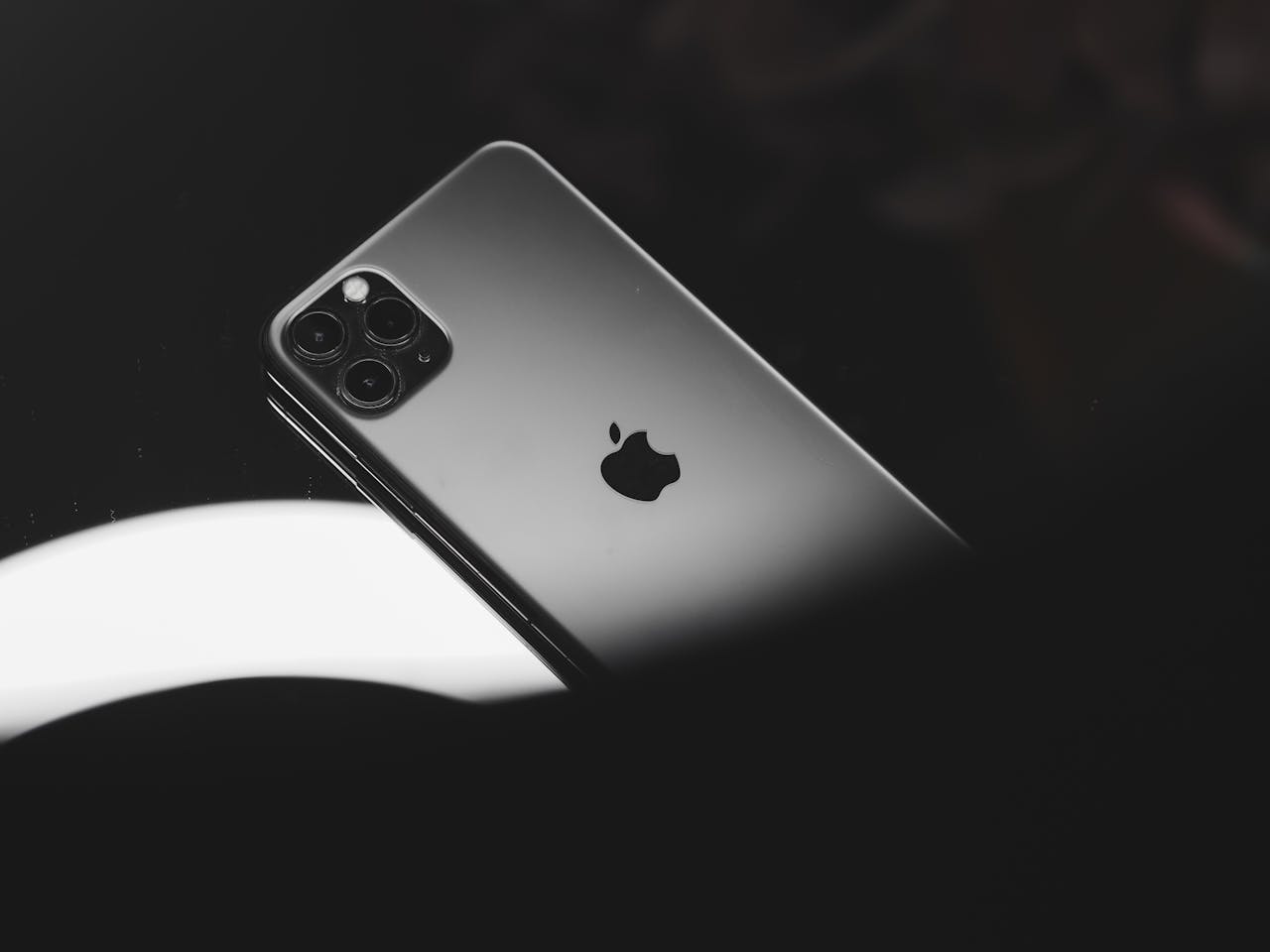iOS 26, Click IDs, and the new attribution squeeze